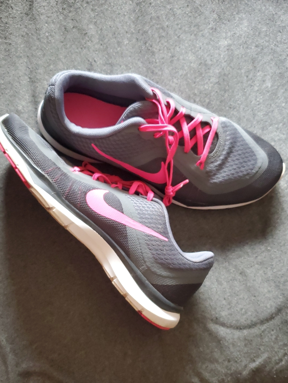 Nike Women's Gray And Pink 10